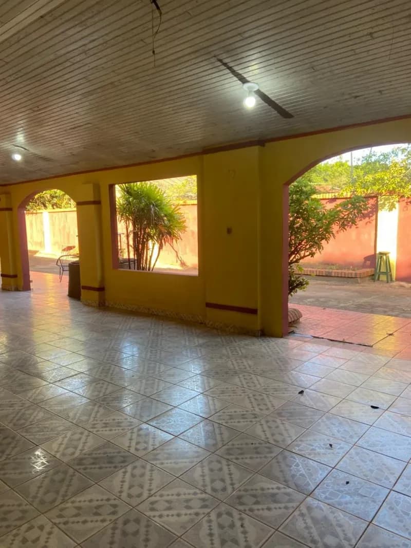 Casa de 6 quartos, 350m², à Venda em Capitán Roa, Coronel Oviedo - Image 4