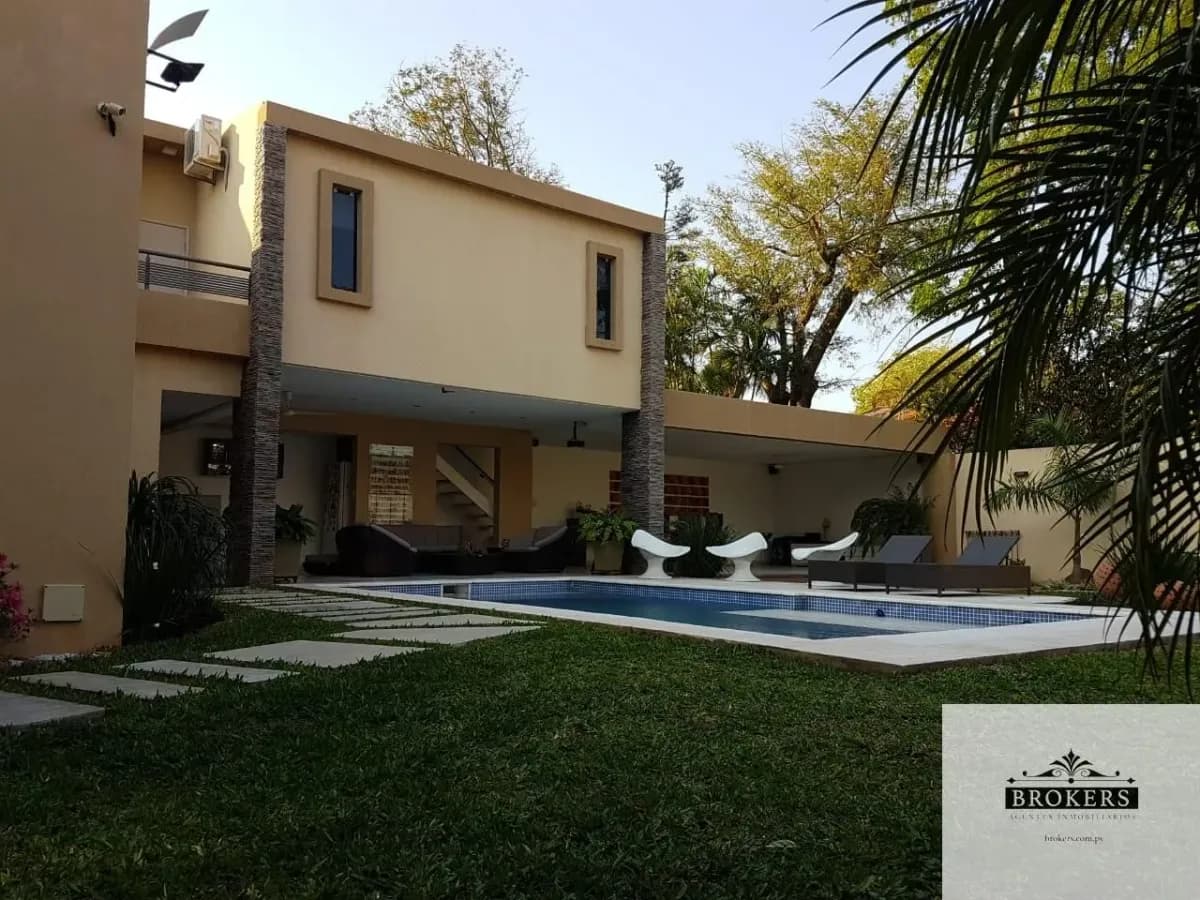 5-Bedroom House for Sale in Mburicaó, Lambaré - Image 7