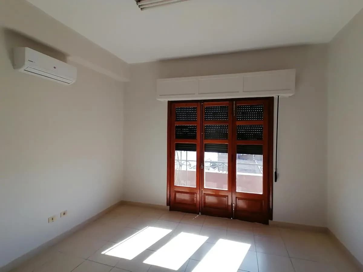 2-Bedroom Apartment for Rent in La Encarnación, Lambaré - Image 2