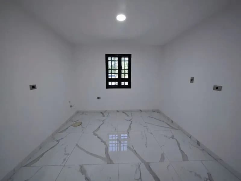 Casa de 3 dormitorios en Venta en Limpio 480 M2 TERRENO CERCA DEL NUEVO SHOPPING PLAZA NORTE - Image 5