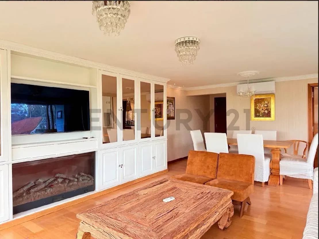 Departamento de 3 dormitorios en Venta en Carrasco, Montevideo