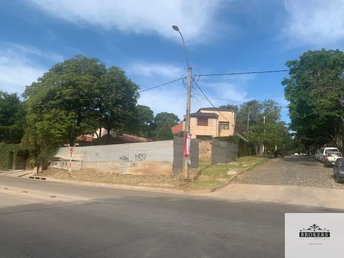 360m² Land for Sale in Asunción