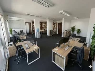 Local Comercial de 66m² en Venta en Ciudad Vieja, Montevideo - Image 2