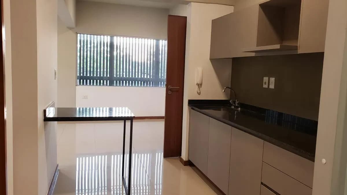 2-Bedroom Apartment for Rent in Santisima Trinidad, Asunción - Image 8