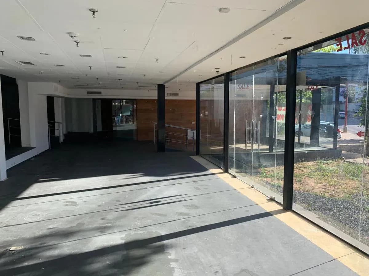Retail Space of 600m² for Sale in Mariscal Lopez, Asunción - Image 3