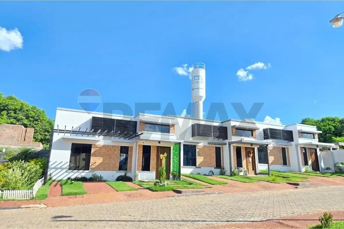 2-Bedroom House for Sale in Limpio - Image 2