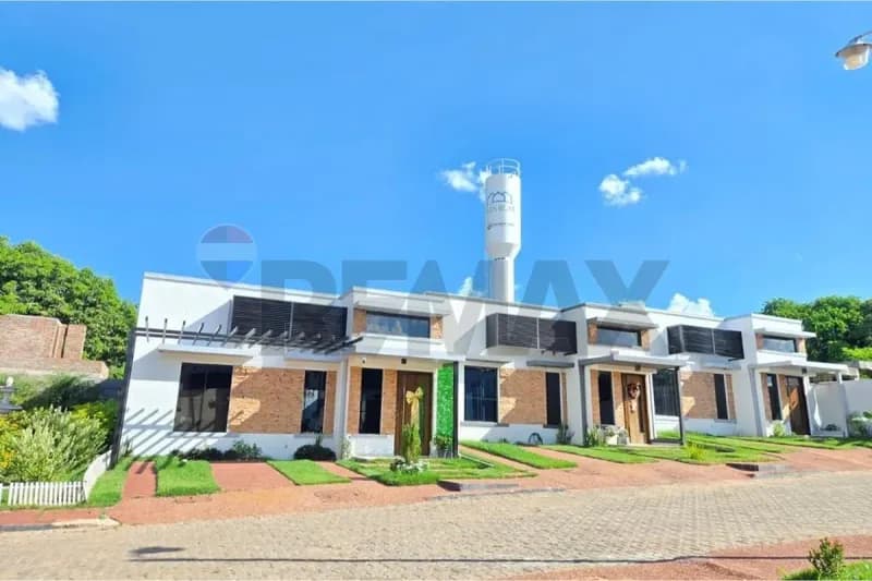 2-Bedroom House for Sale in Limpio - Image 2