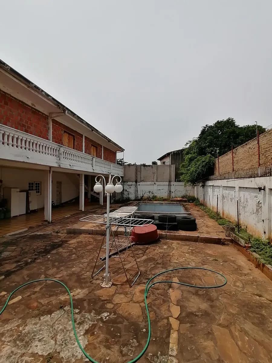 10-Bedroom House for Sale in San Vicente, Lambaré - Image 9