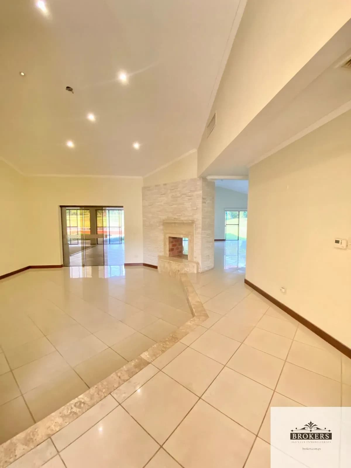 House with 0 bedrooms for Sale in Parques del Yatch, Lambaré - Image 6