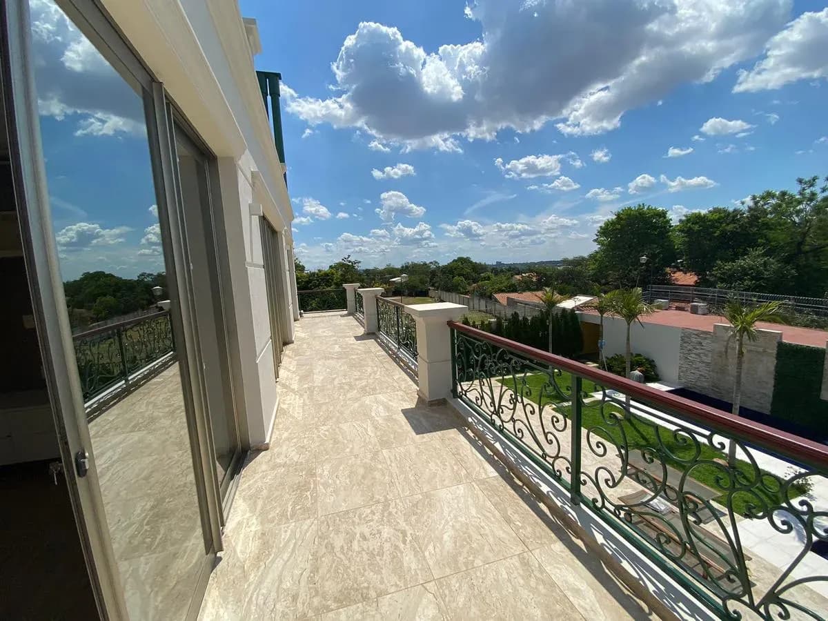 4-Bedroom House for Sale in Zárate Isla, Luque - Image 8