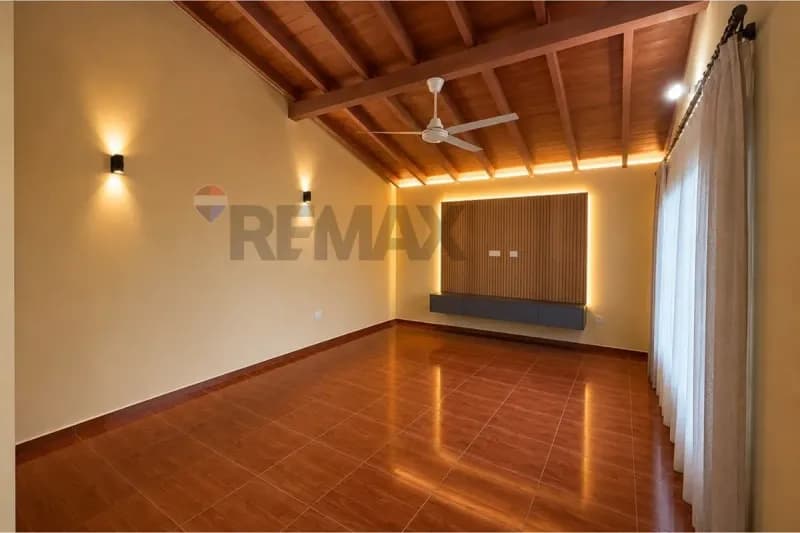 Estúdio à Venda em Yaguarón - Image 4