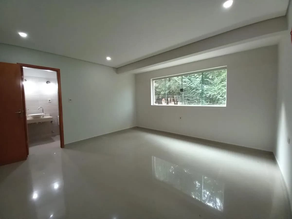 Casa de 3 dormitorios en Venta en Fernando de la Mora - Image 8