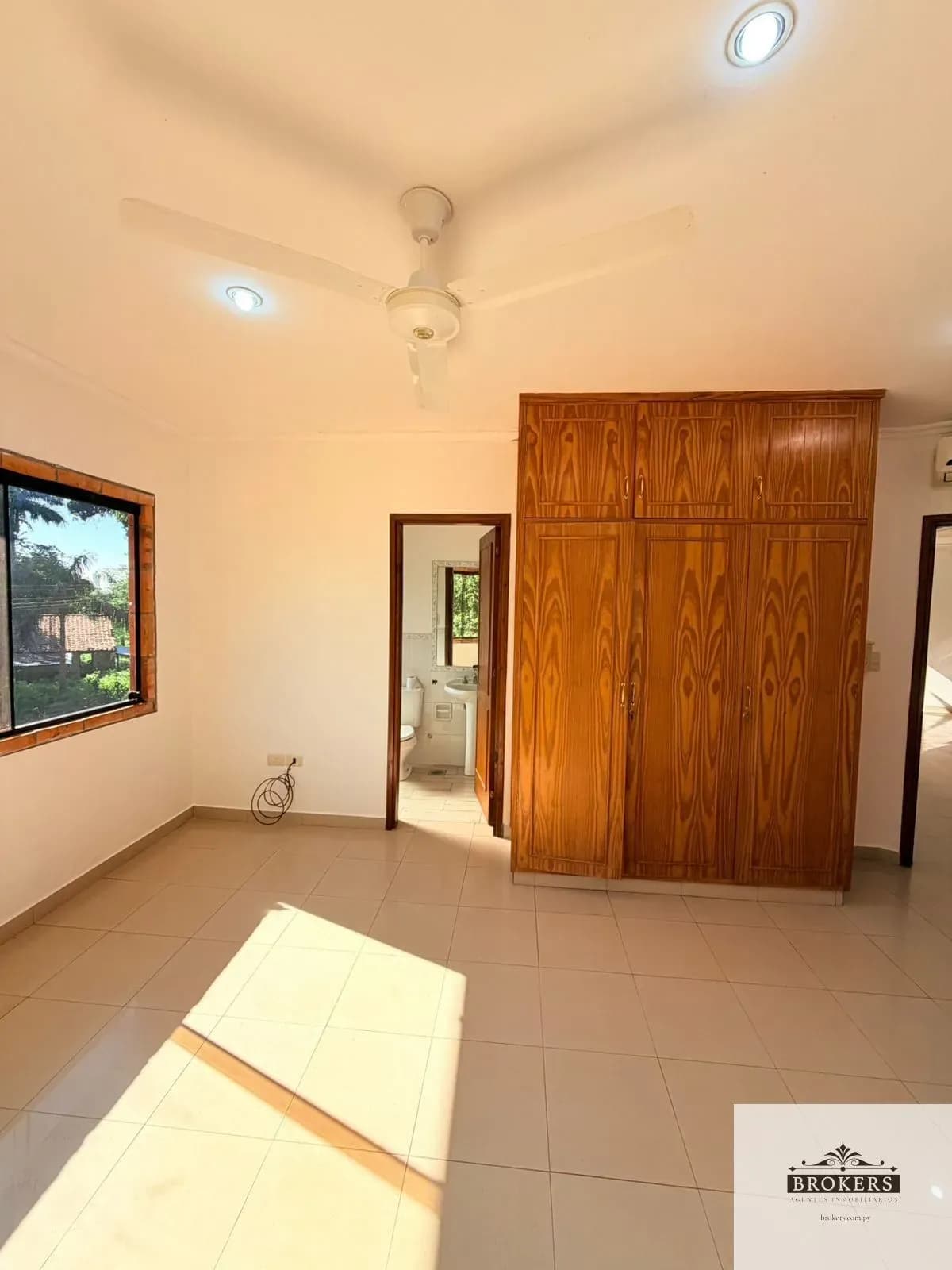 Casa de 3 dormitorios en Venta en Estanzuela, Fernando de la Mora - Image 19