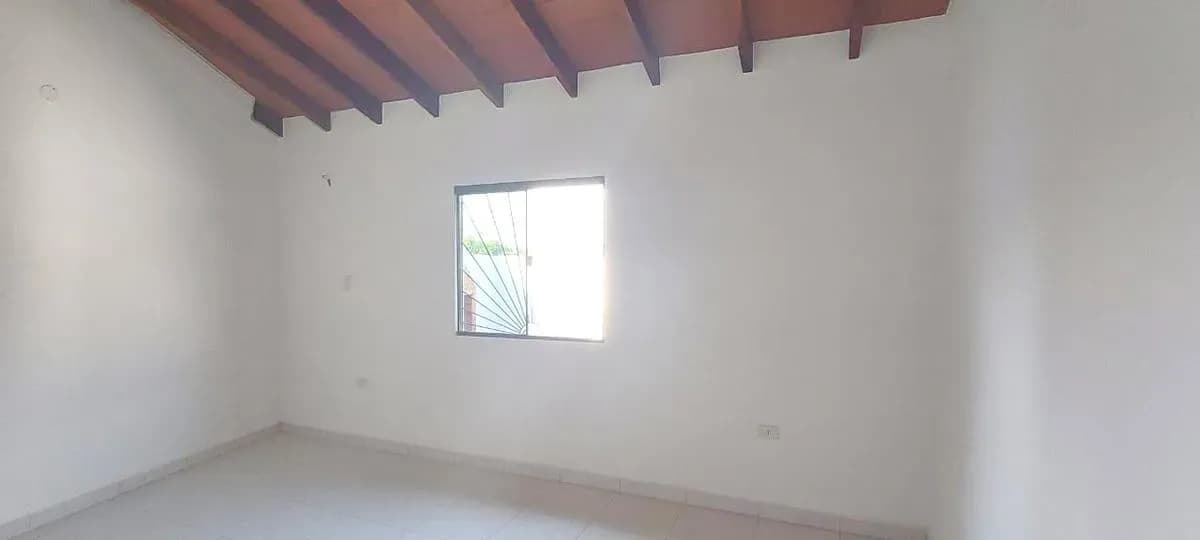 Casa de 2 dormitorios en Venta en Monseñor Bogarín, Mariano Roque Alonso - Image 15