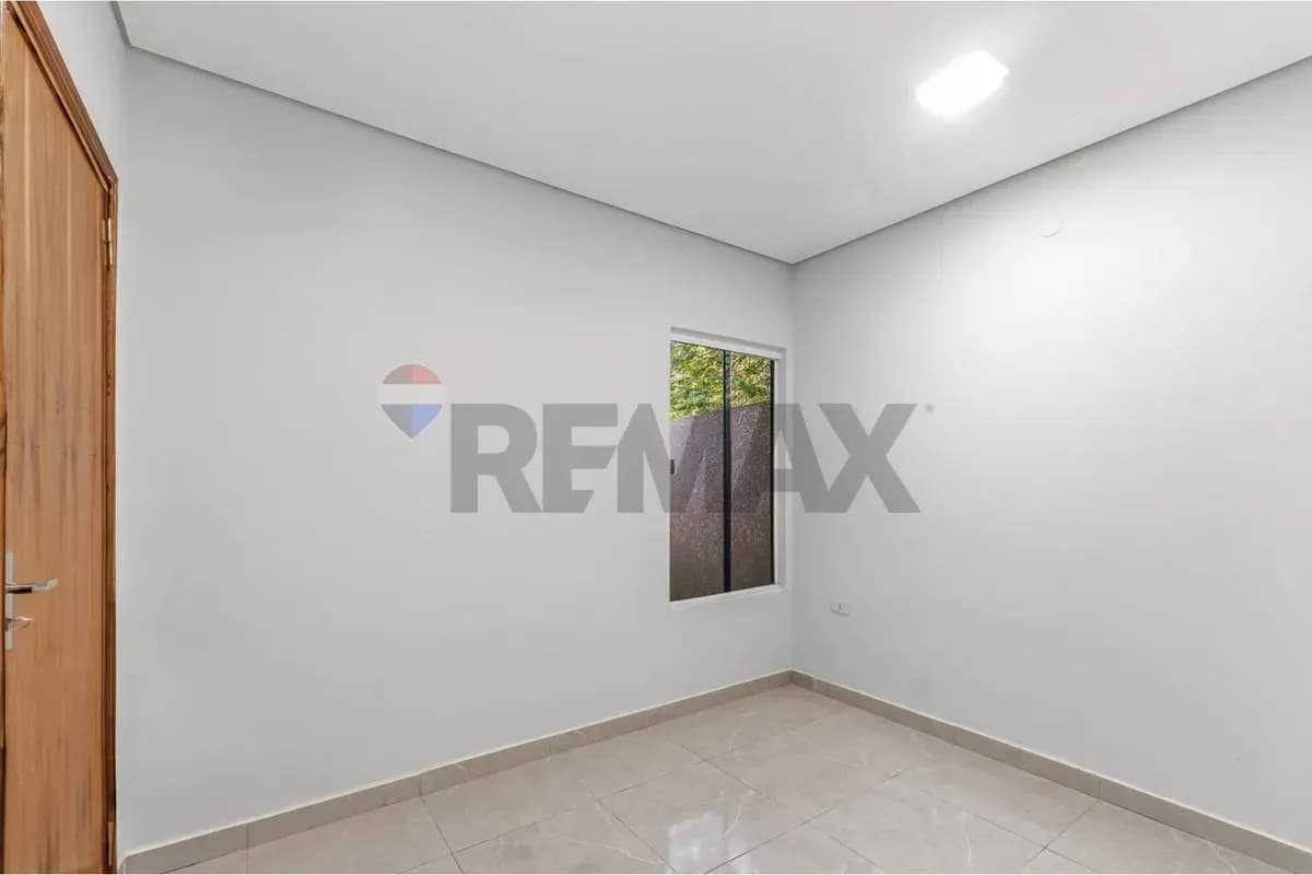 Casa de 2 dormitorios en Venta en Segundo Barrio, Luque - Image 4