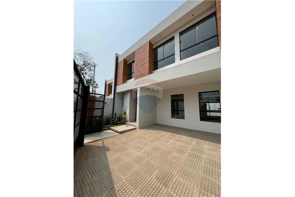 3-Bedroom House for Sale in Loma Merlo, Luque - Image 5