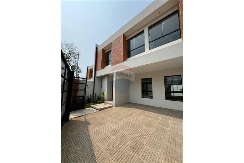 3-Bedroom House for Sale in Loma Merlo, Luque - Image 5