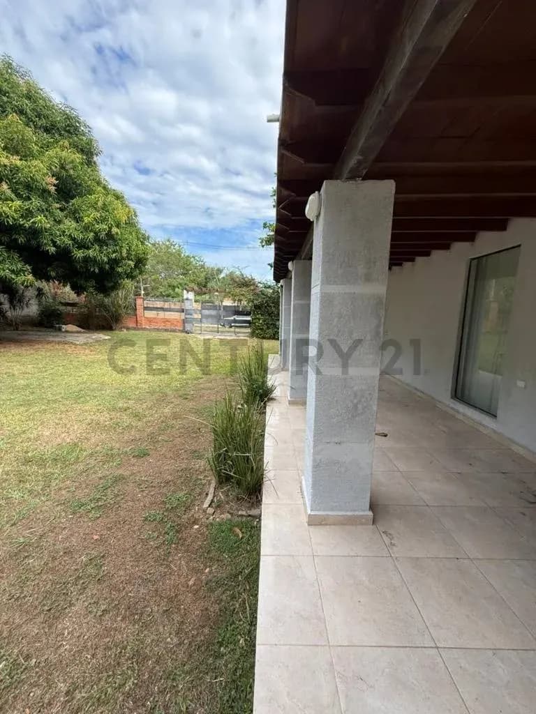 4-Bedroom House for Sale in San Bernardino - Image 9