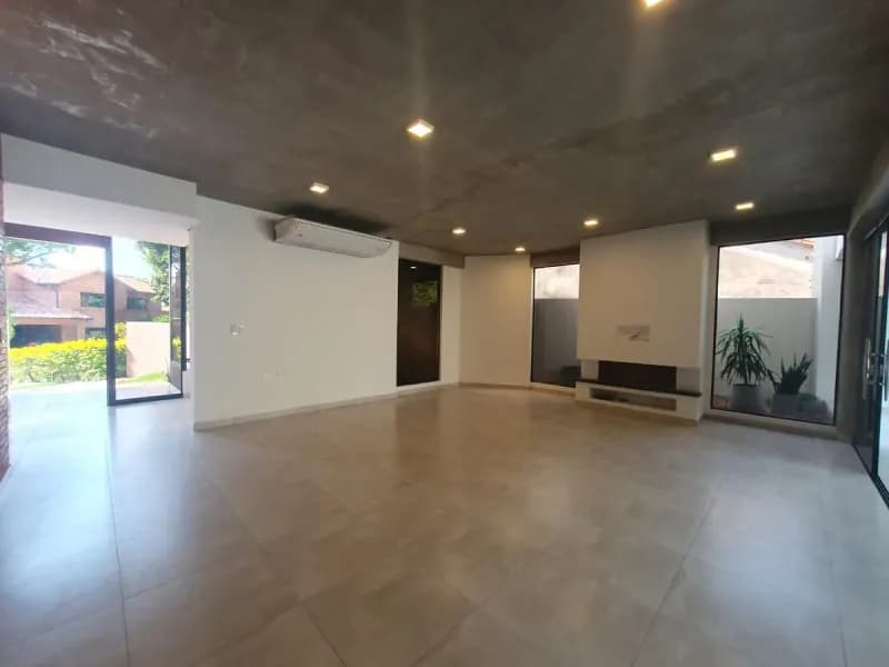 3-Bedroom House for Sale in Loma Merlo, Luque - Image 3