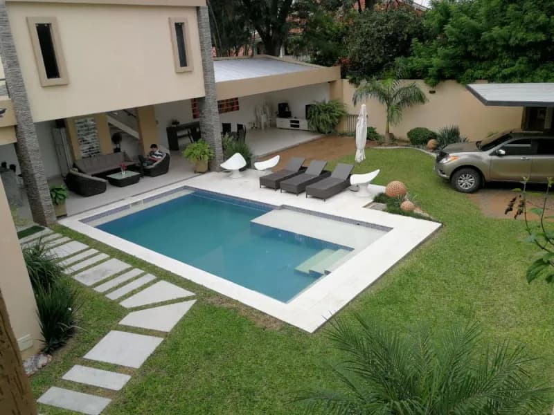 5-Bedroom House for Sale in Mburicaó, Lambaré - Image 2