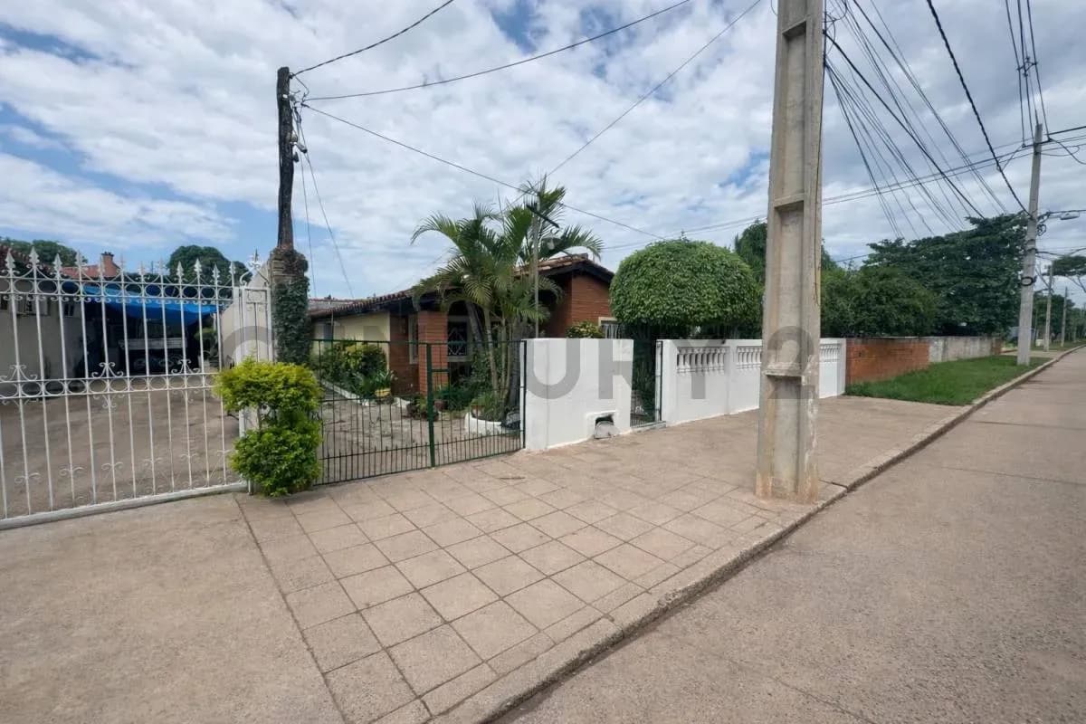 4-Bedroom House for Sale in San Luis, Mariano Roque Alonso