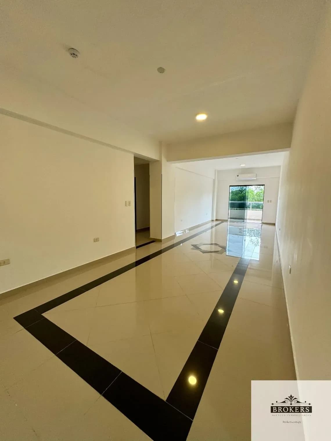 2-Bedroom Apartment for Rent in Laguna Grande, Fernando de la Mora - Image 5