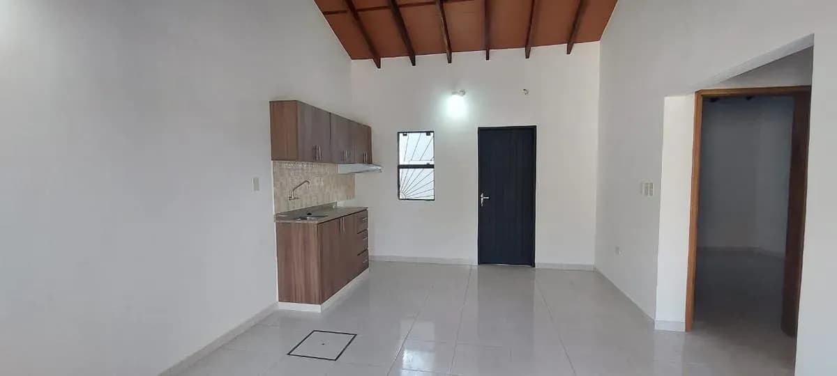 Casa de 2 dormitorios en Venta en Monseñor Bogarín, Mariano Roque Alonso - Image 9