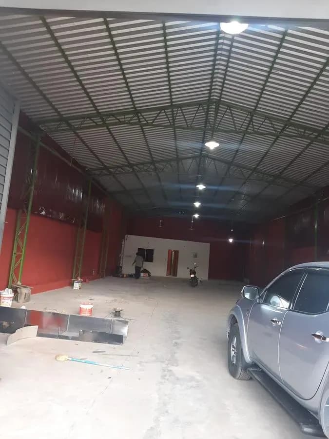 Warehouse of 360m² for Sale in Hugua de Seda, Luque - Image 3