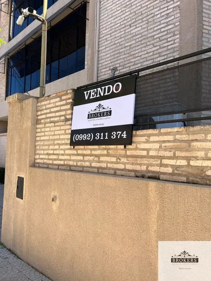 Escritório de 300m² à Venda em Vista Alegre, Lambaré