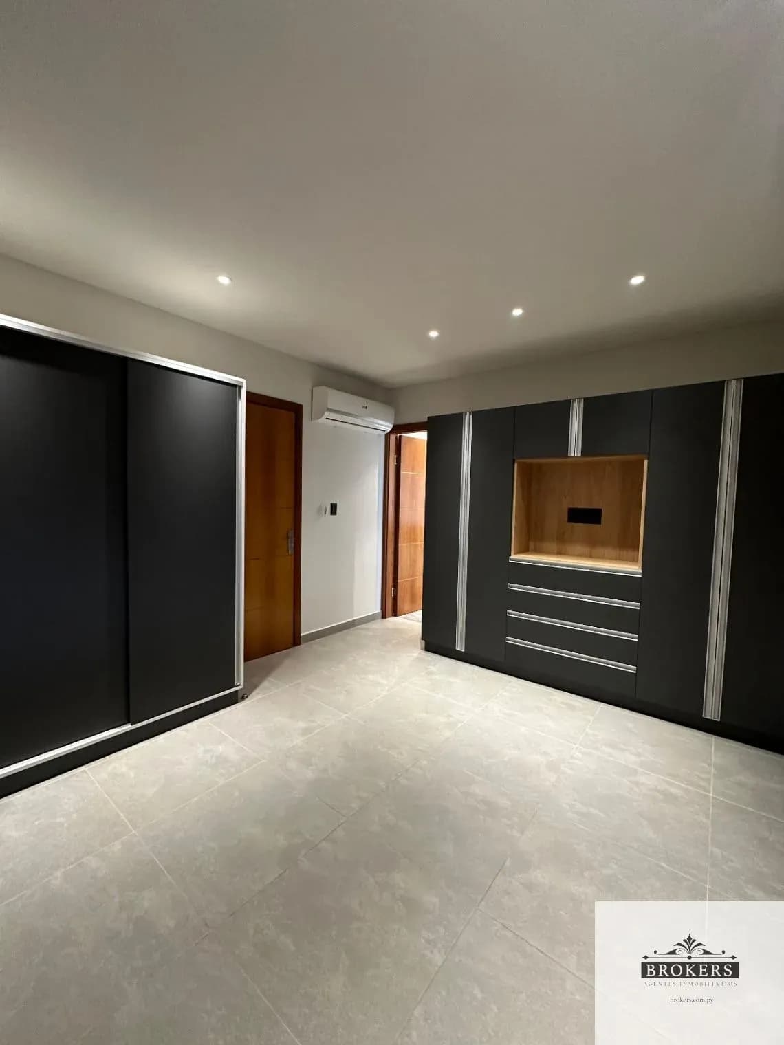 Casa de 3 quartos à Venda em Loma Merlo, Luque - Image 14