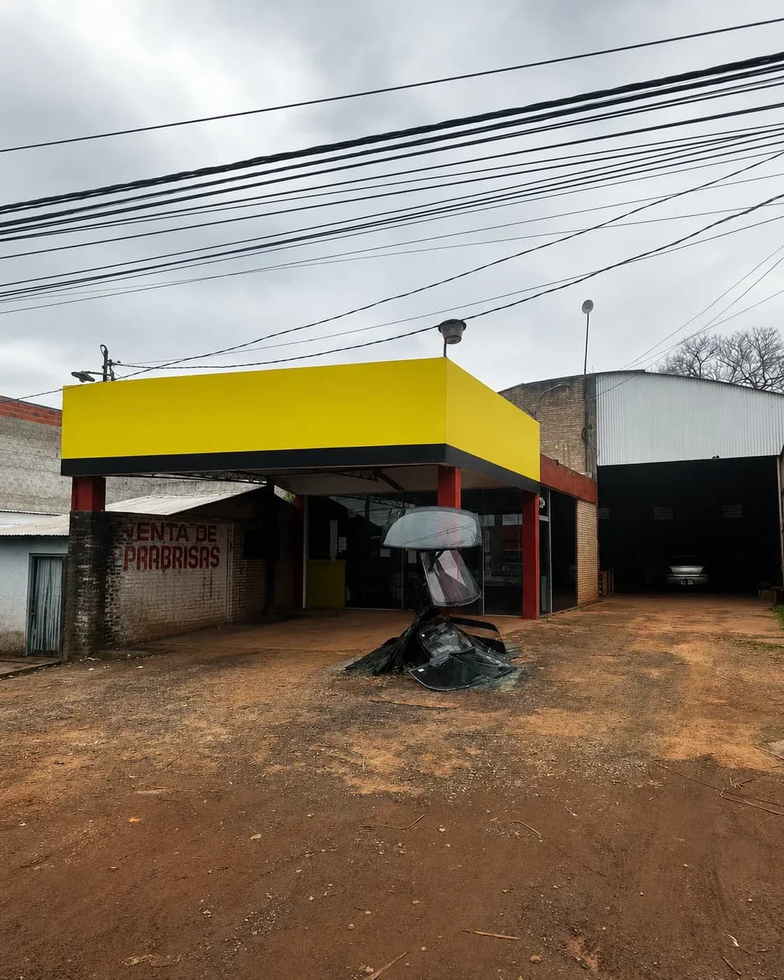 Local Comercial de 421m² en Venta en Coronel Oviedo - Image 3