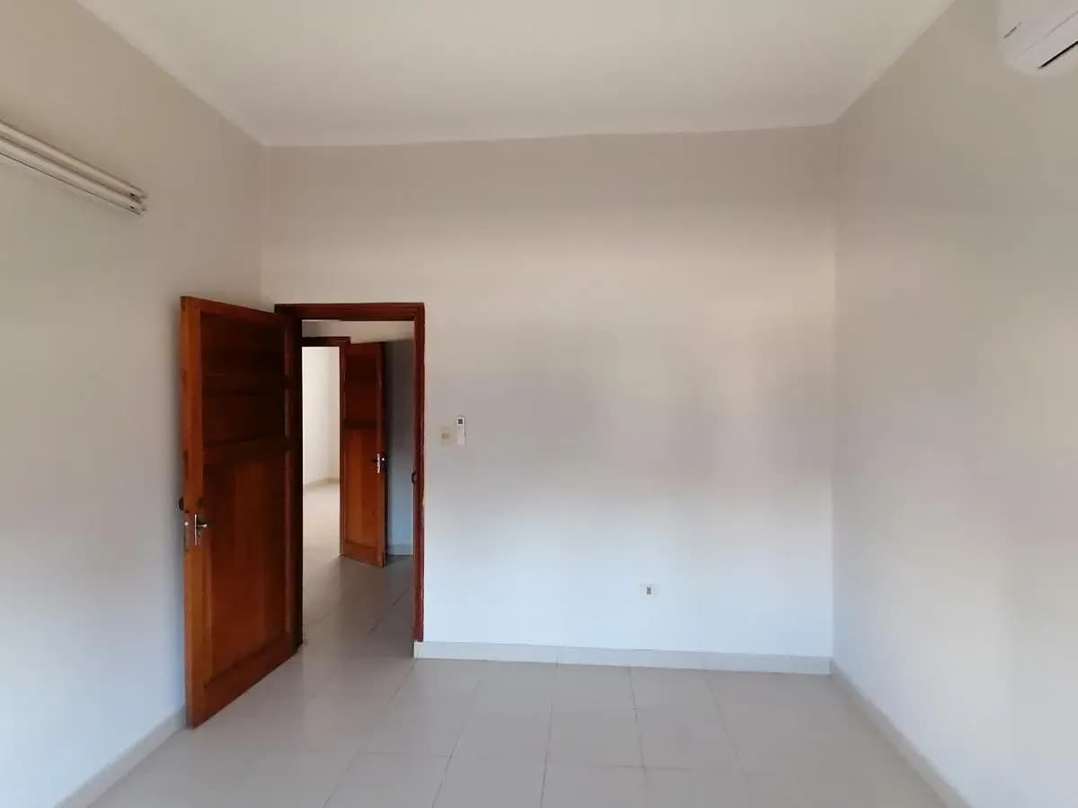 2-Bedroom Apartment for Rent in La Encarnación, Lambaré - Image 3