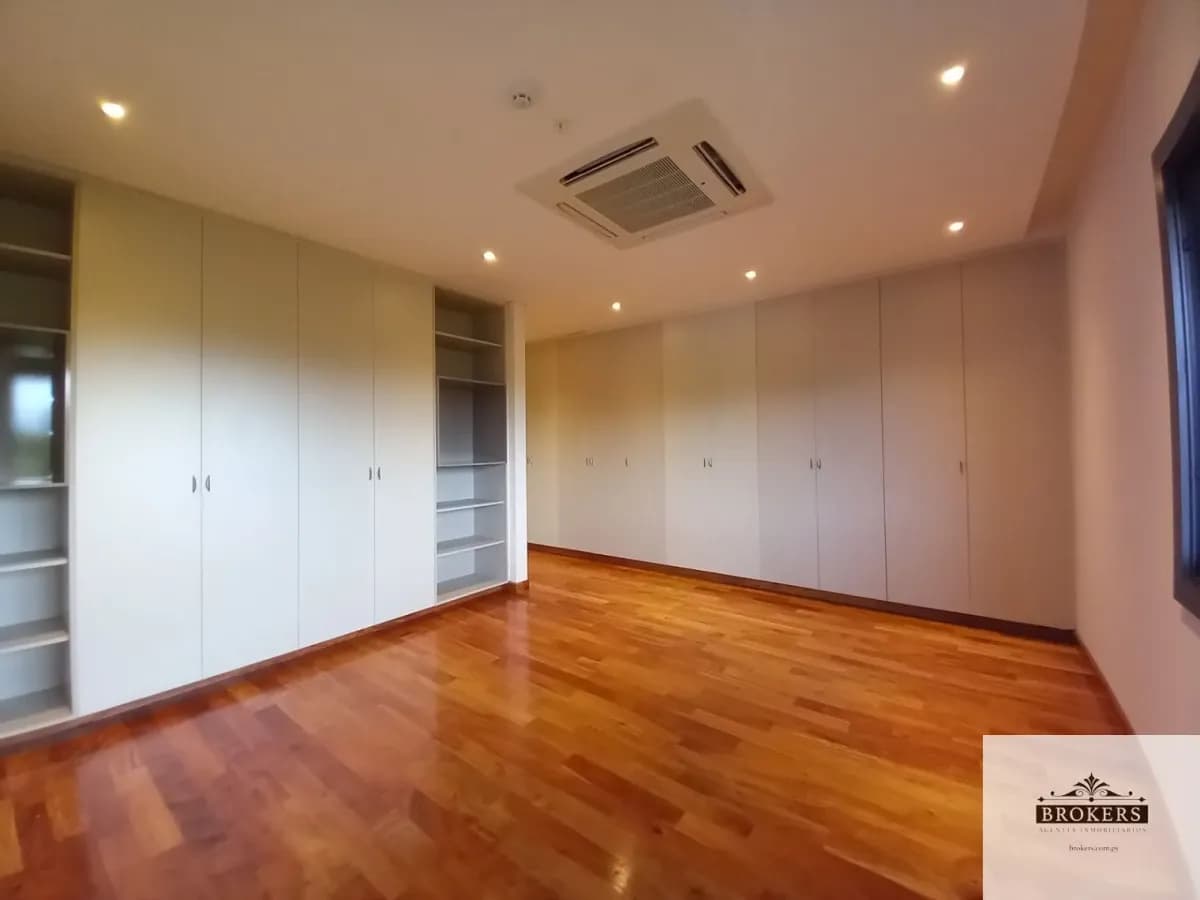 Departamento de 2 dormitorios en Alquiler en Madame Lynch, Asunción - Image 10