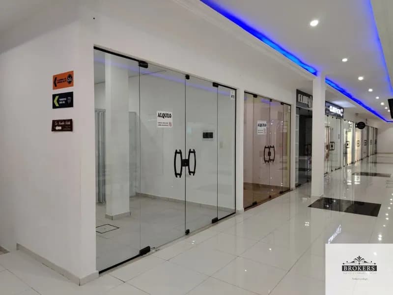 Retail Space of 25m² for Rent in Laguna Grande, Fernando de la Mora - Image 2