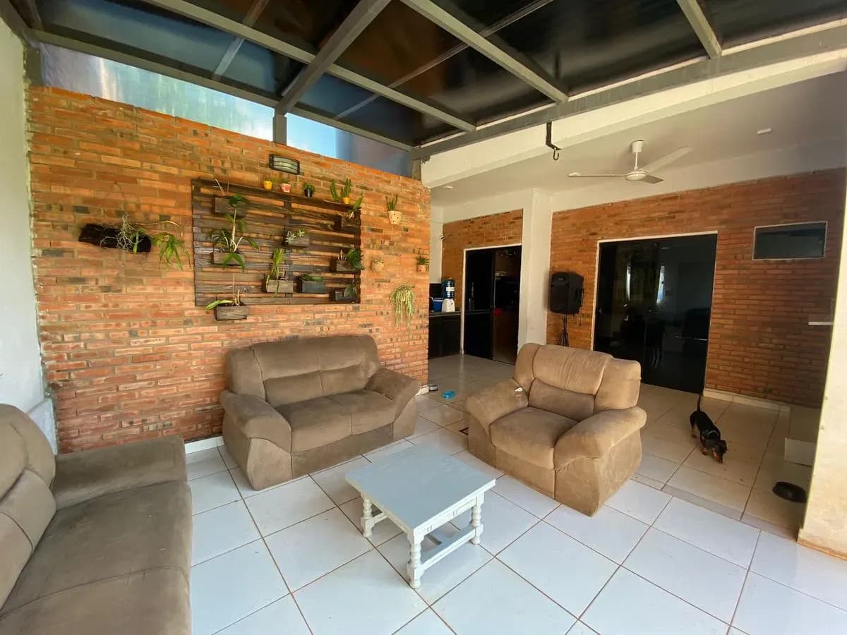 Casa de 3 dormitorios en Venta en Laurelty, Luque - Image 11