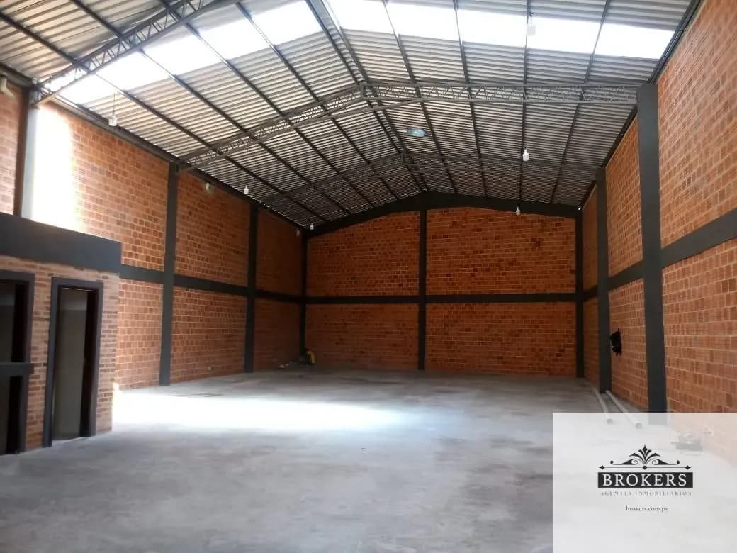 Local Comercial de 314m² en Venta en Mariano Roque Alonso - Image 5