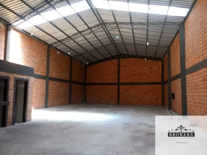 Local Comercial de 314m² en Venta en Mariano Roque Alonso - Image 5