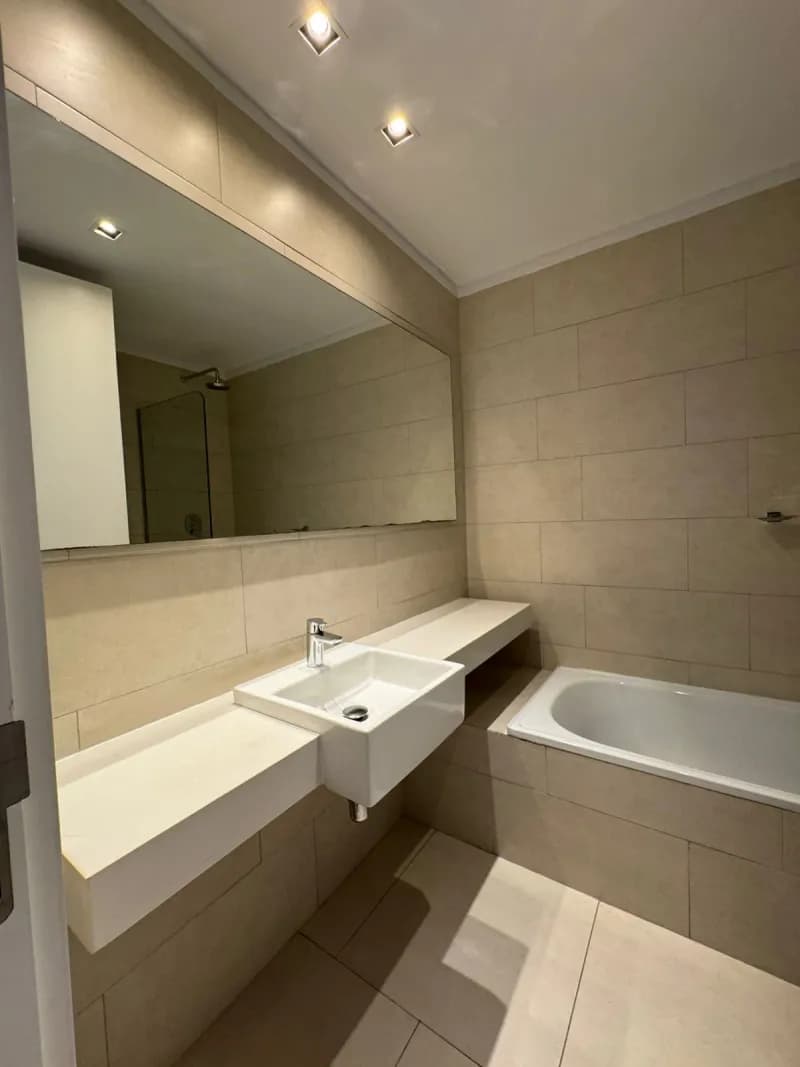 Departamento de 4 dormitorios, 331m², en Alquiler en Mburucuyá, Asunción - Image 3