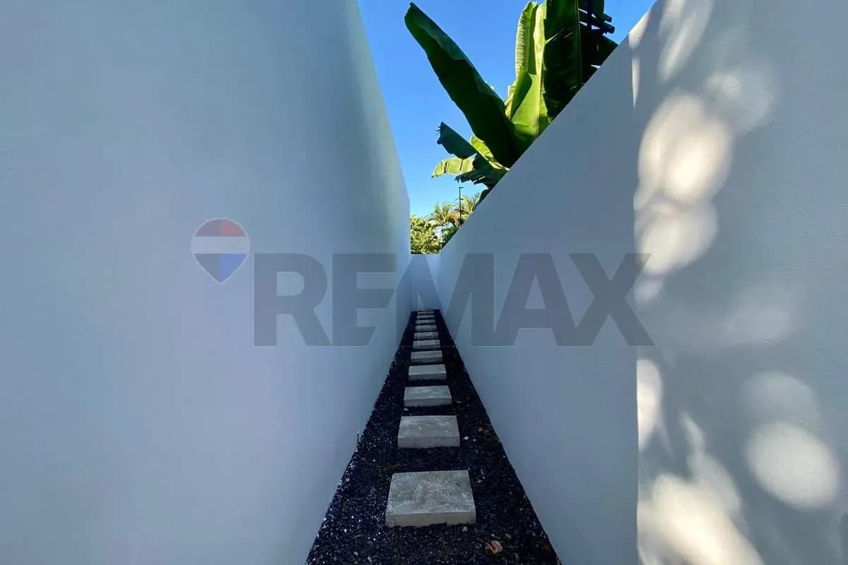 2-Bedroom House for Sale in Campo Grande, Luque - Image 17