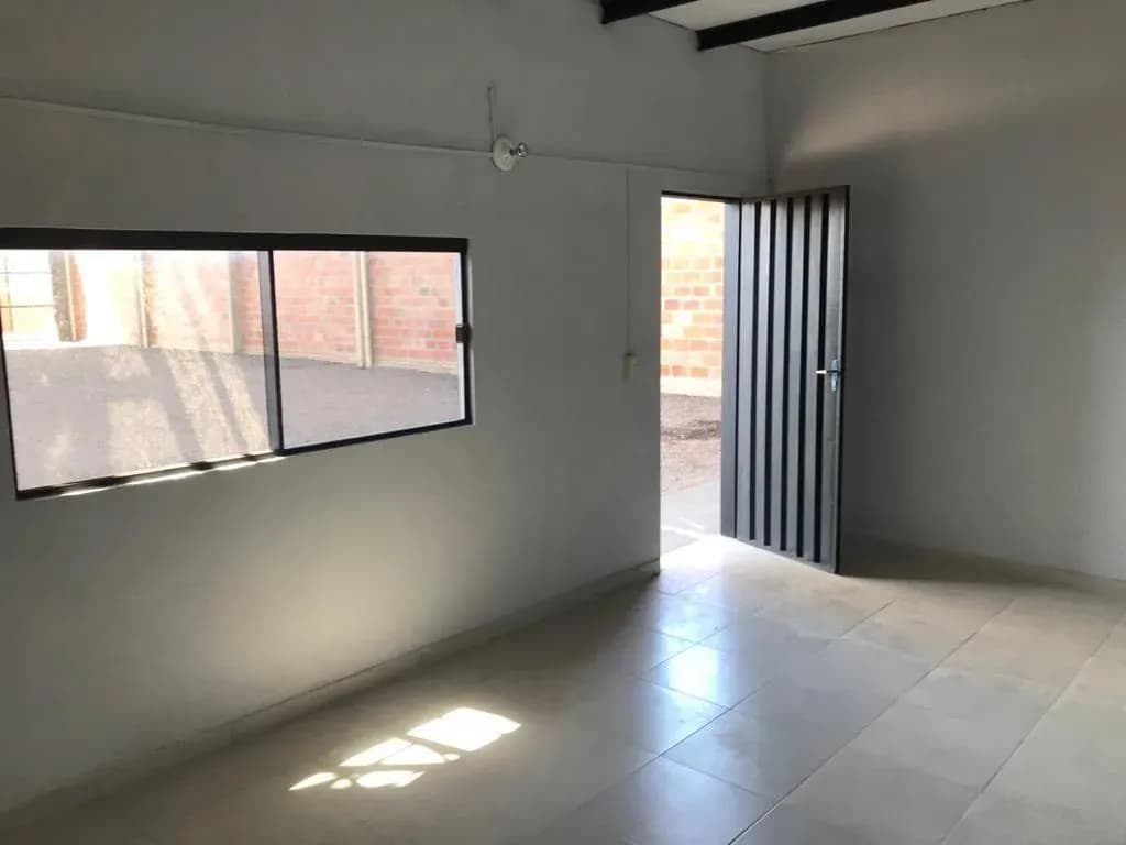 Depósito de 360m² en Venta en Limpio - Image 7