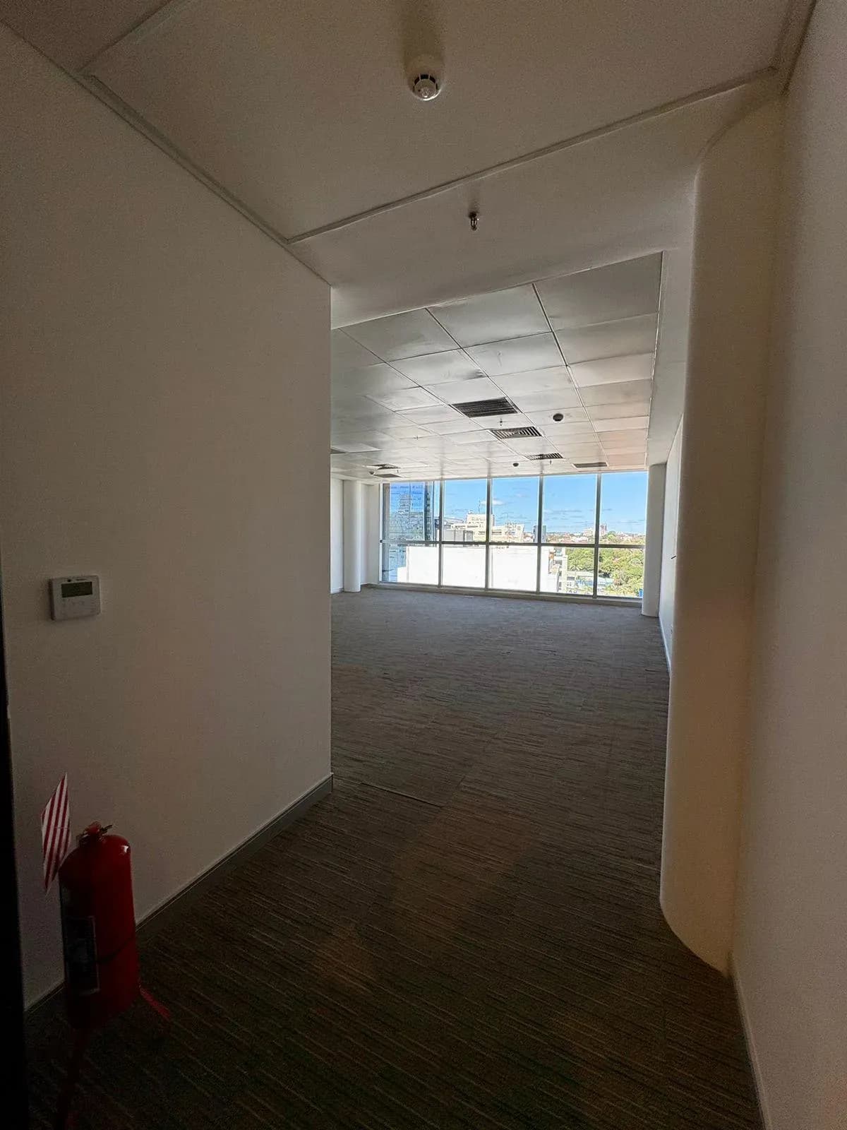 Oficina de 73.4m² en Alquiler en Manorá, Asunción - Image 3