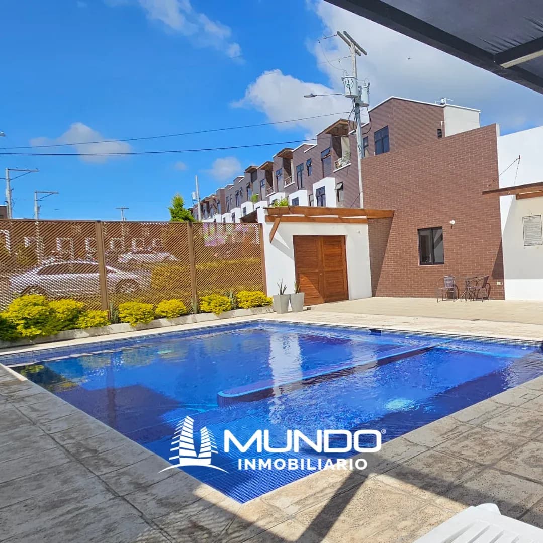 Casa de 3 dormitorios, 106m², en Venta en Zona 1, Santa Catarina Pinula - Image 2