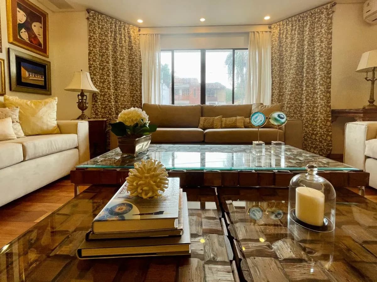 4-Bedroom House for Sale in Recoleta, Asunción - Image 9