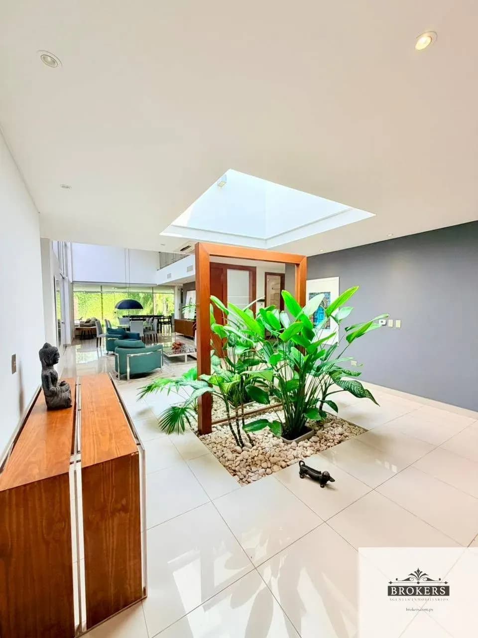 5-Bedroom House for Sale in Mbocayaty, Asunción - Image 3