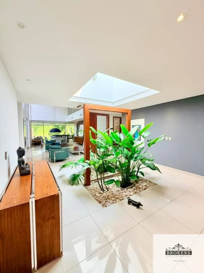 5-Bedroom House for Sale in Mbocayaty, Asunción - Image 3