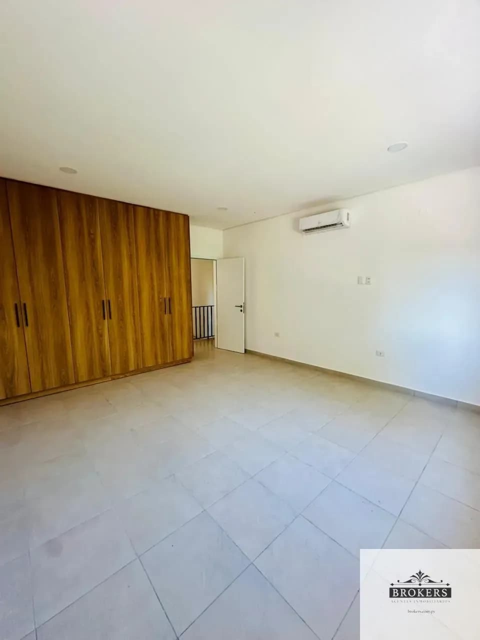 Casa de 3 dormitorios en Alquiler en Mburucuyá, Asunción - Image 11