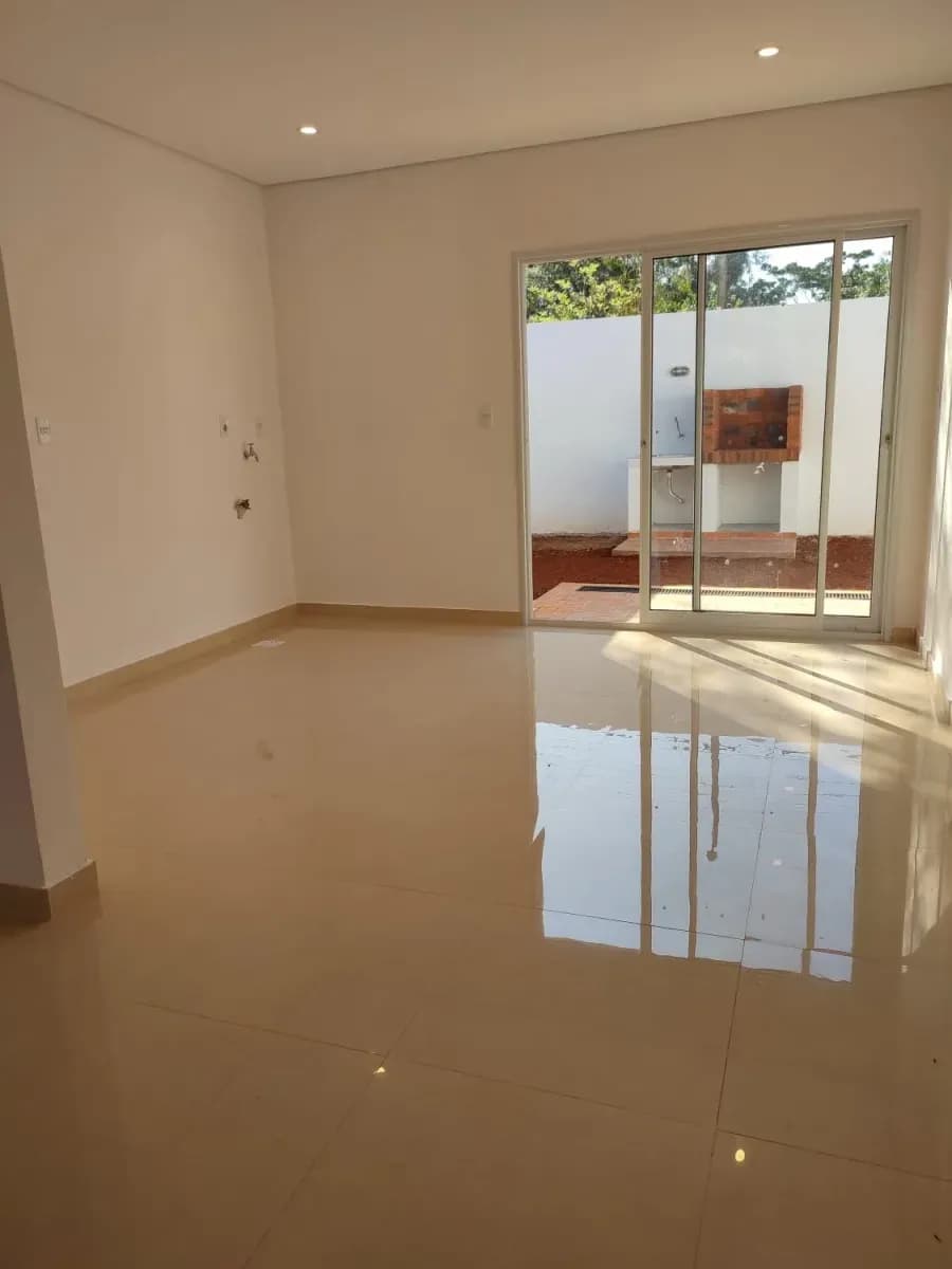 Casa de 3 dormitorios en Venta en Limpio - Image 3