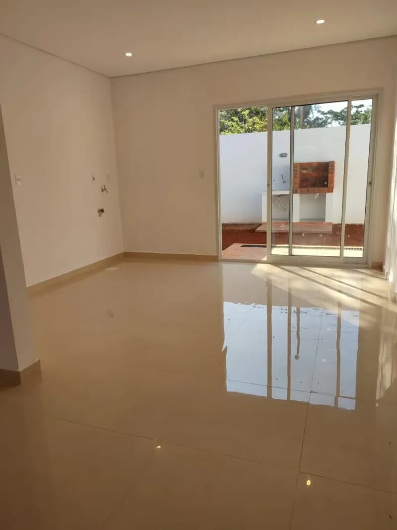 Casa de 3 dormitorios en Venta en Limpio - Image 3