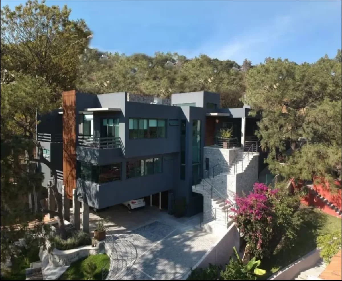 Casa de 4 dormitorios en fraccionamiento Pinar de la Venta, 660m², en Venta en Pinar de la Venta, La Venta del Astillero