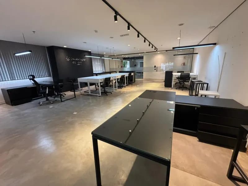 Local Comercial de 80m² en Alquiler en Luis Alberto de Herrera, Asunción - Image 2